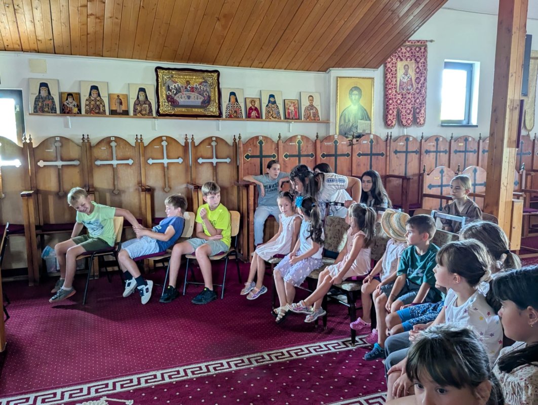 Școala de vară din tinda bisericii la Timișoara 339074