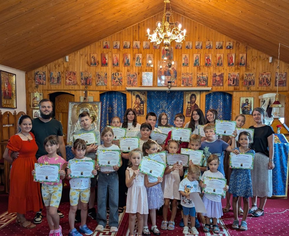 Școala de vară din tinda bisericii la Timișoara 339075