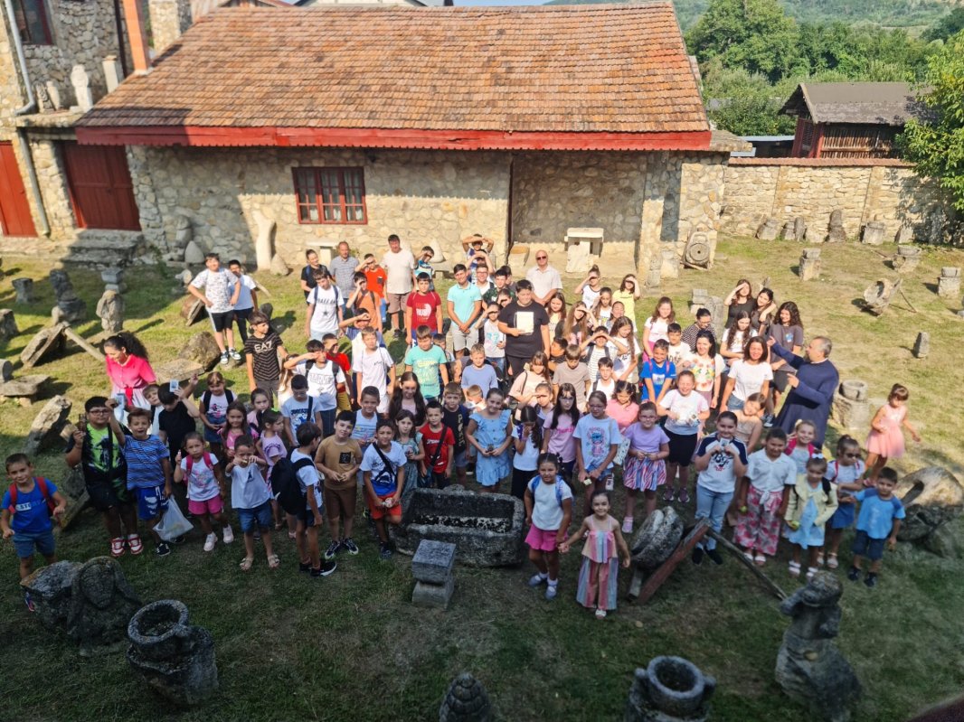 Școală de vară la o parohie din Prahova 339051