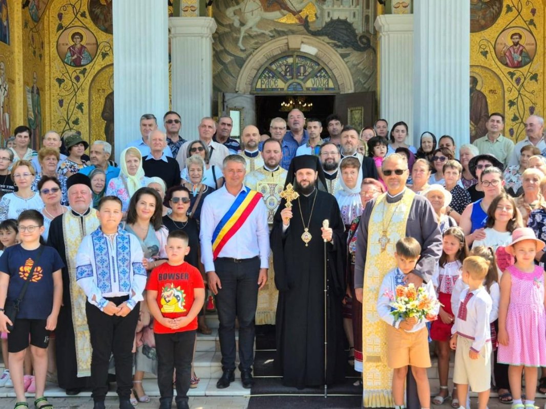 Zi de binecuvântare și fapte bune în Parohia Cordun 339076