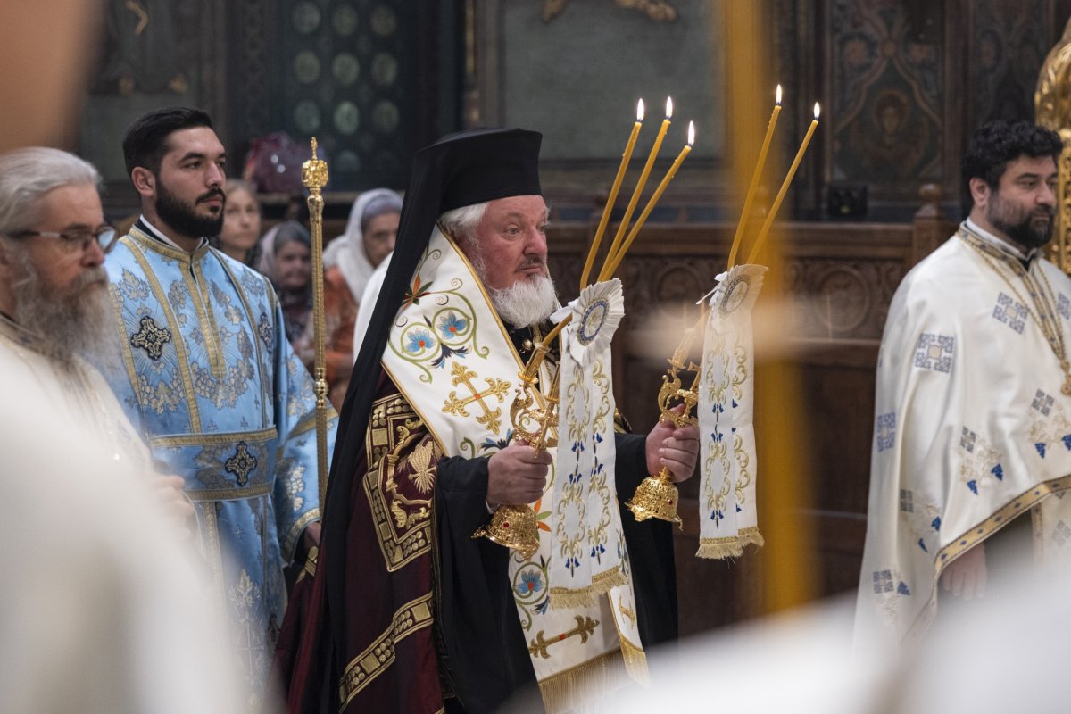 Slujba Prohodului Maicii lui Dumnezeu la Catedrala Patriarhală 339151