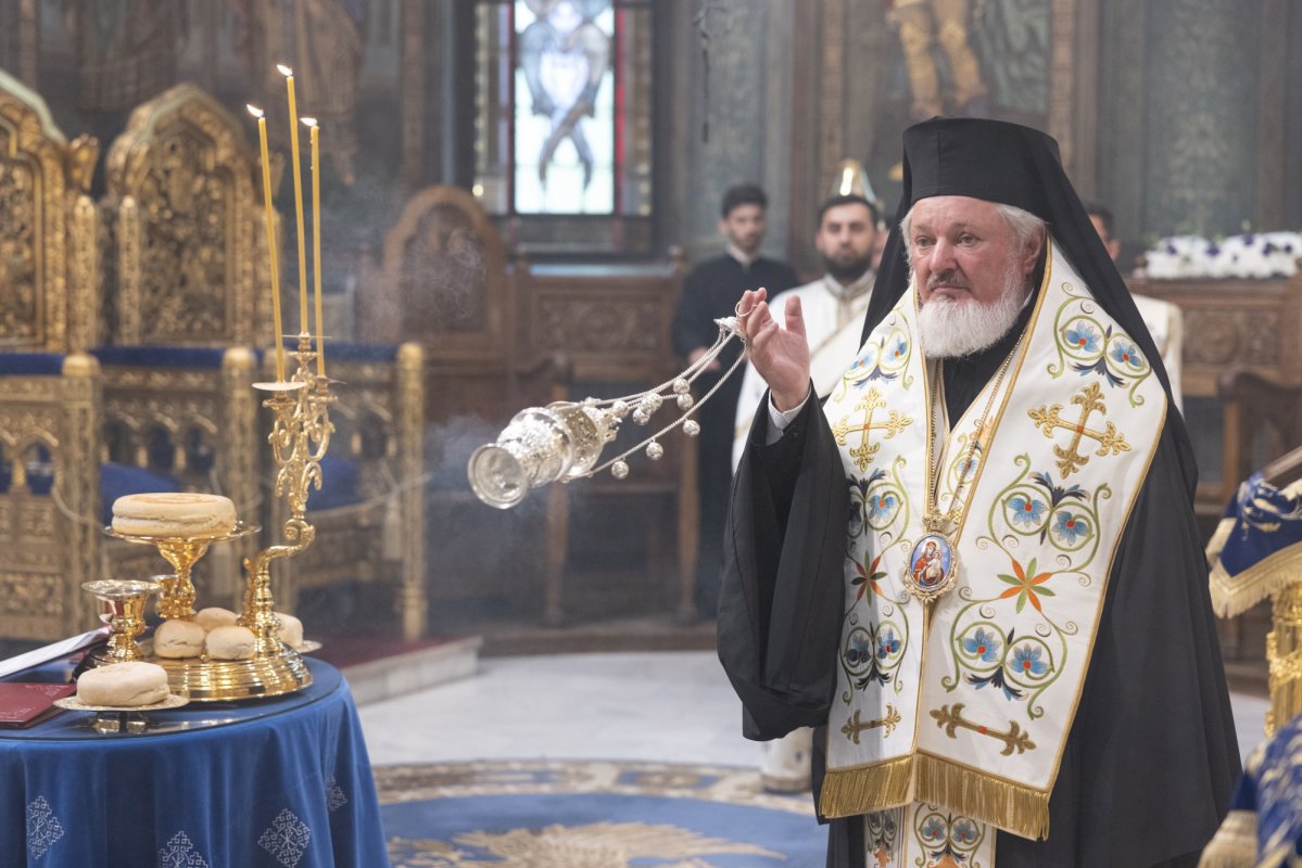 Slujba Prohodului Maicii lui Dumnezeu la Catedrala Patriarhală 339153