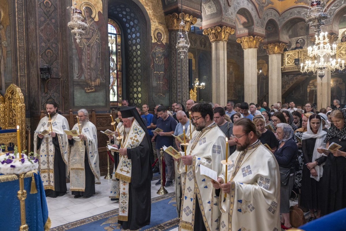 Slujba Prohodului Maicii lui Dumnezeu la Catedrala Patriarhală 339158