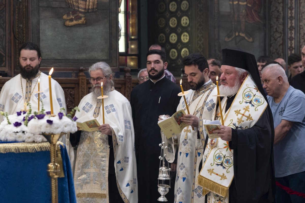 Slujba Prohodului Maicii lui Dumnezeu la Catedrala Patriarhală 339160