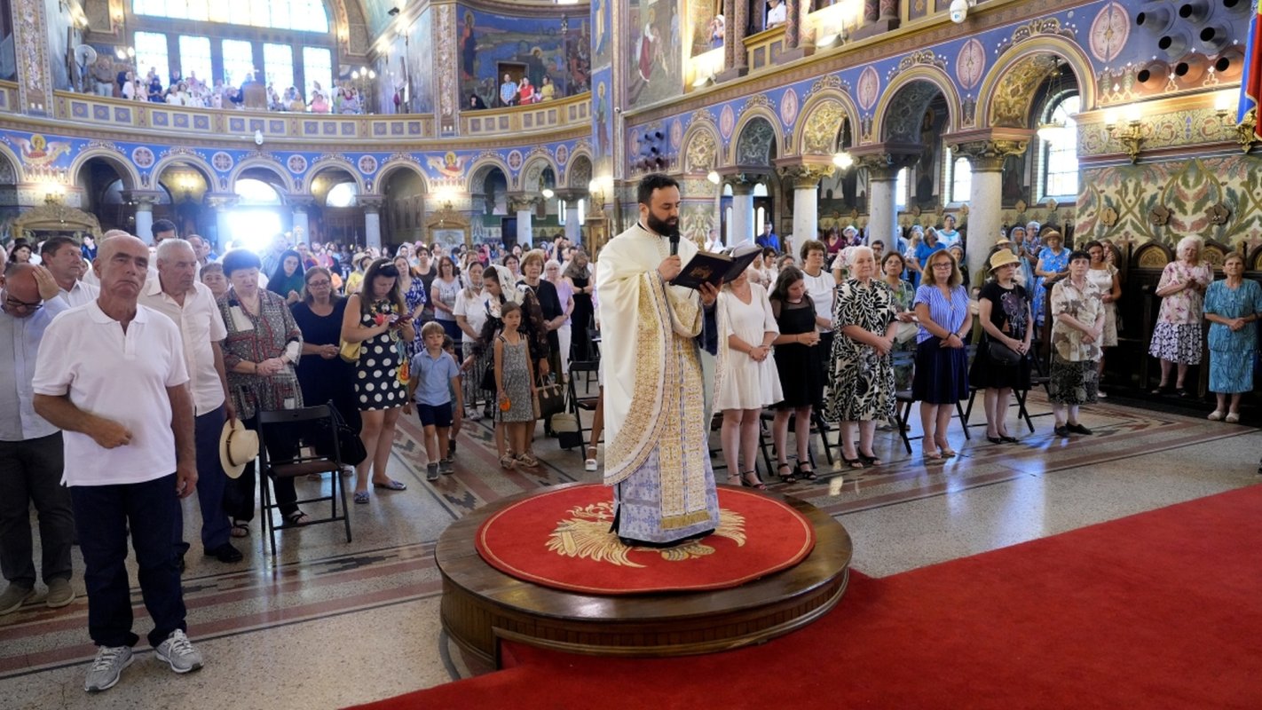Liturghie arhierească în Duminica a 10‑a după Rusalii la Sibiu 339499