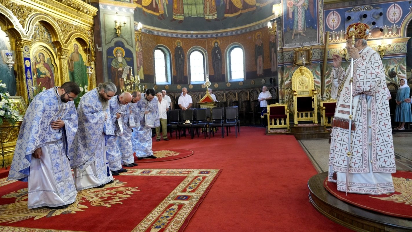 Liturghie arhierească în Duminica a 10‑a după Rusalii la Sibiu 339502