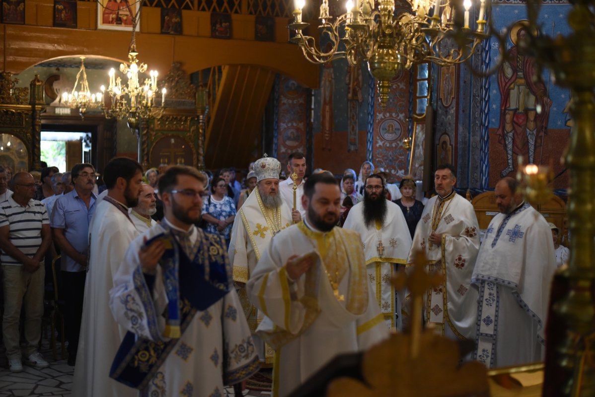 Popas duhovnicesc într‑un lăcaș prahovean la ceas aniversar 339435