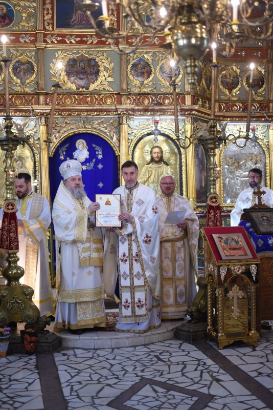 Popas duhovnicesc într‑un lăcaș prahovean la ceas aniversar 339443