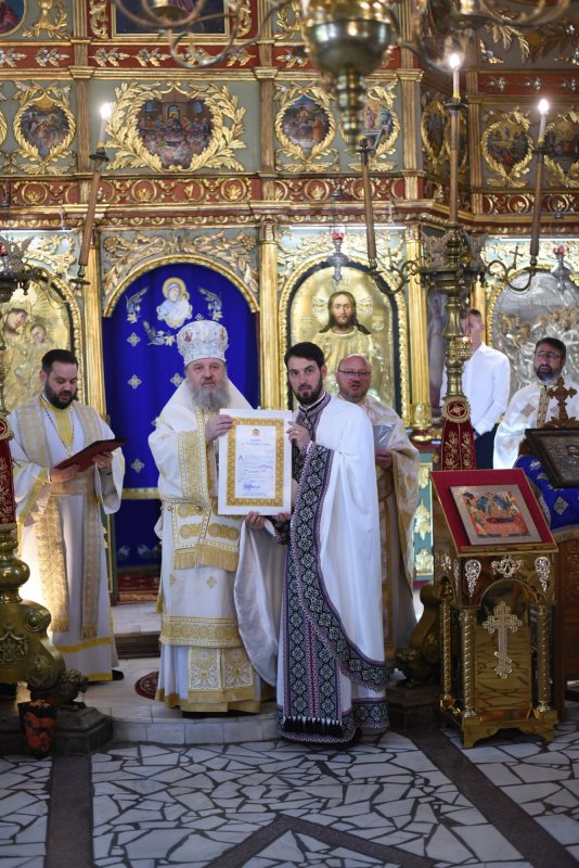 Popas duhovnicesc într‑un lăcaș prahovean la ceas aniversar 339444