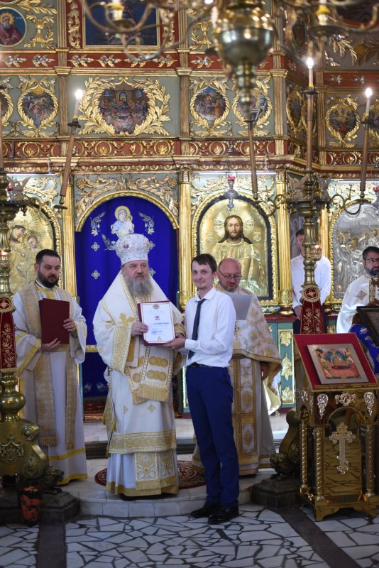 Popas duhovnicesc într‑un lăcaș prahovean la ceas aniversar 339445