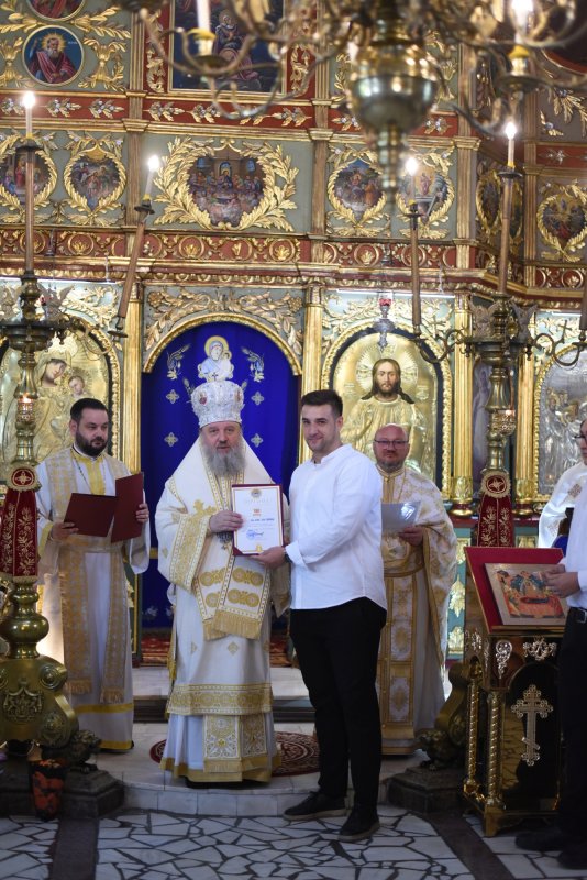 Popas duhovnicesc într‑un lăcaș prahovean la ceas aniversar 339446