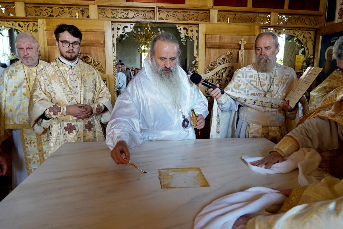 Târnosirea bisericii din Curagău, județul Iași 339455