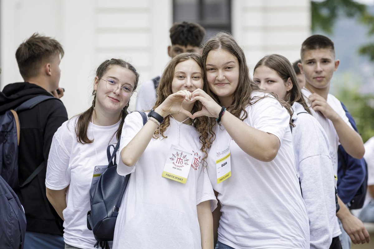 A început la Iași cea de-a cincea ediție a Întâlnirii Tinerilor Ortodocși din Moldova 339685