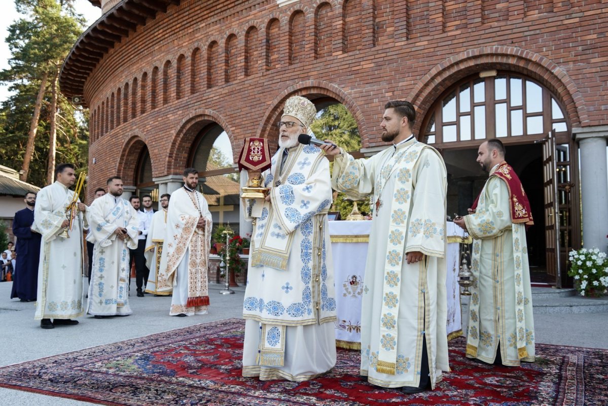 Hramul Catedralei istorice din Curtea de Argeș 339537