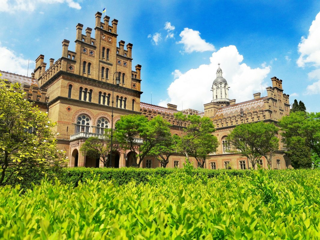 Înscrieri-record la Universitatea Cernăuți 339527