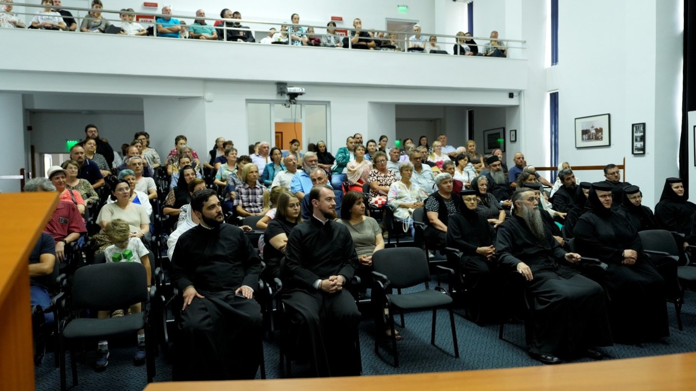 Avanpremiera documentarului „Sfântul Cuvios Serafim cel Răbdător de la Sâmbăta de Sus” 339653