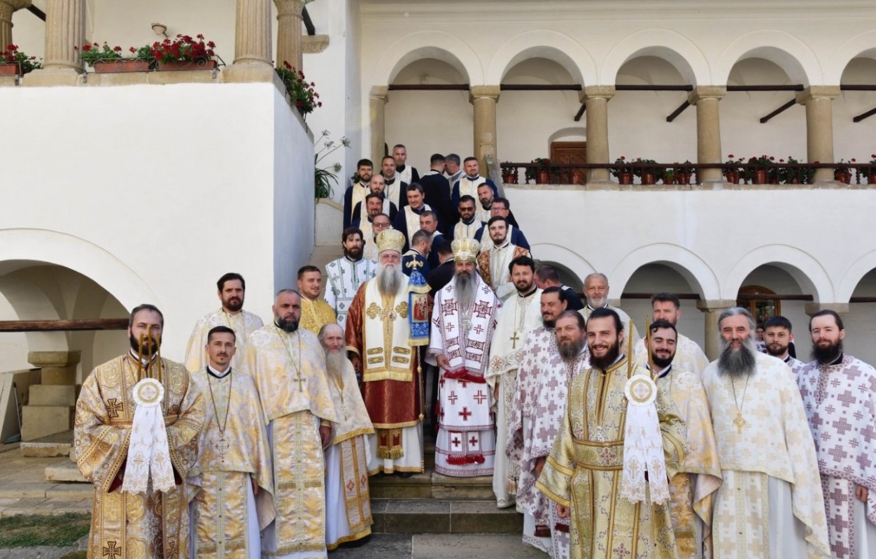 Sărbătoarea Sfinților Martiri Brâncoveni la Mănăstirea Hurezi 339648