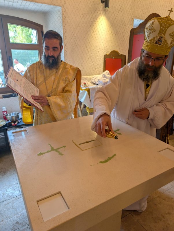 Sfințirea paraclisului Centrului comunitar din Loures, Portugalia 339678