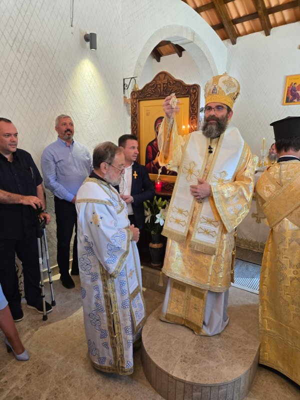 Sfințirea paraclisului Centrului comunitar din Loures, Portugalia 339680