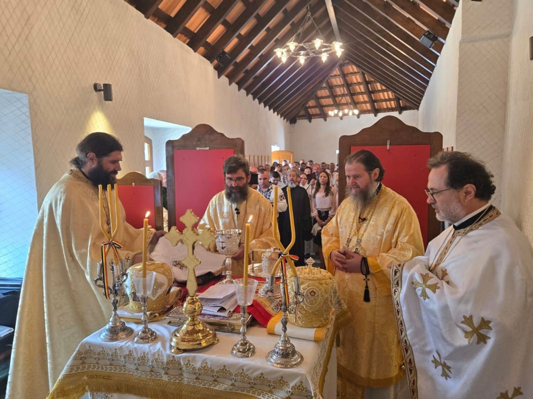 Sfințirea paraclisului Centrului comunitar din Loures, Portugalia 339681