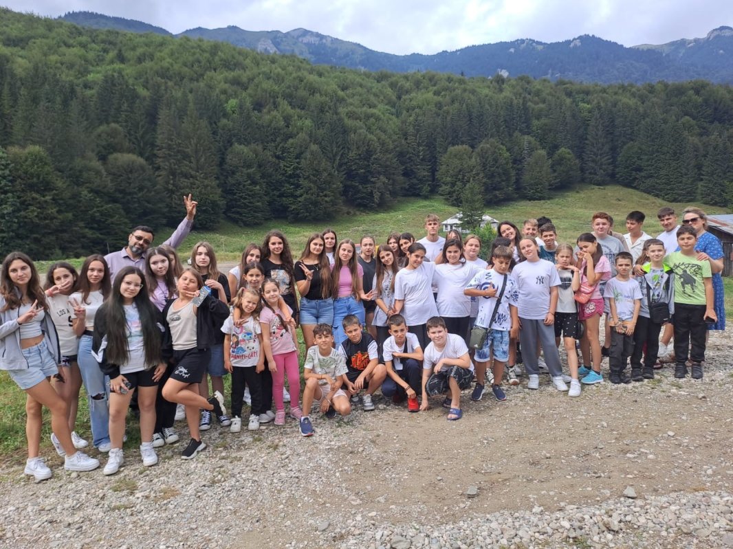 Activități recreative dedicate tinerilor din Eparhia Dunării de Jos 339753