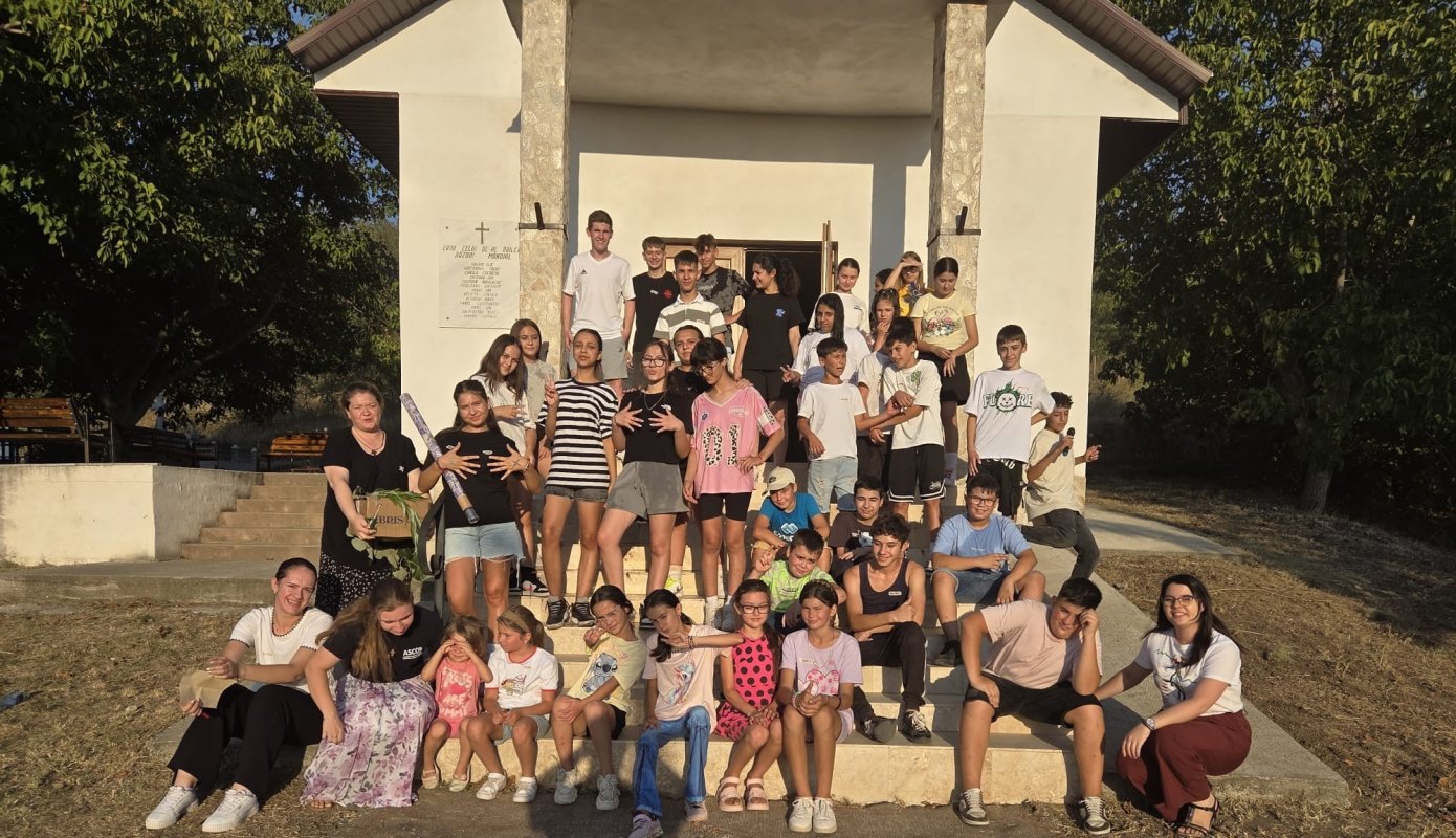 Activități recreative dedicate tinerilor din Eparhia Dunării de Jos 339755