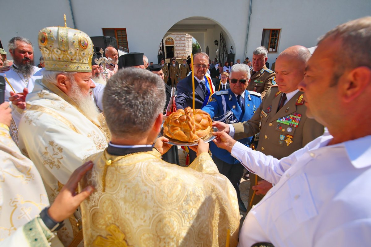 Hramul istoric al Mănăstirii „Mihai Vodă” de la Turda 339728