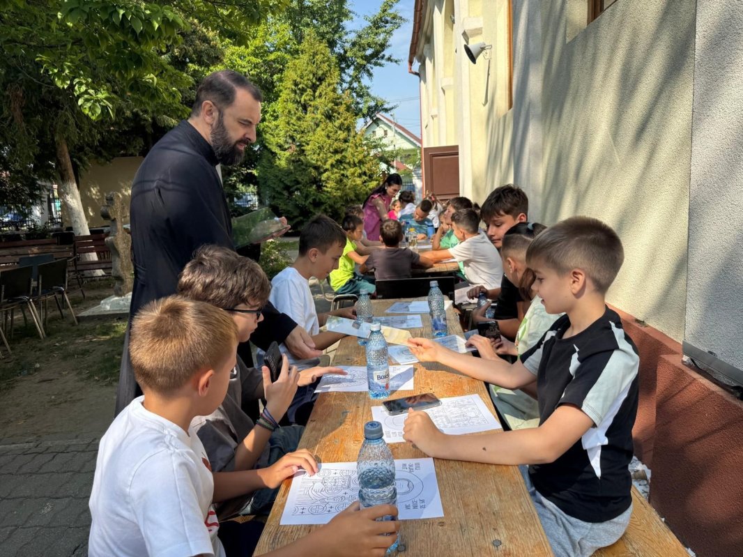 Tabăra de pictură pe sticlă „Icoana în suflet de copil” 339739