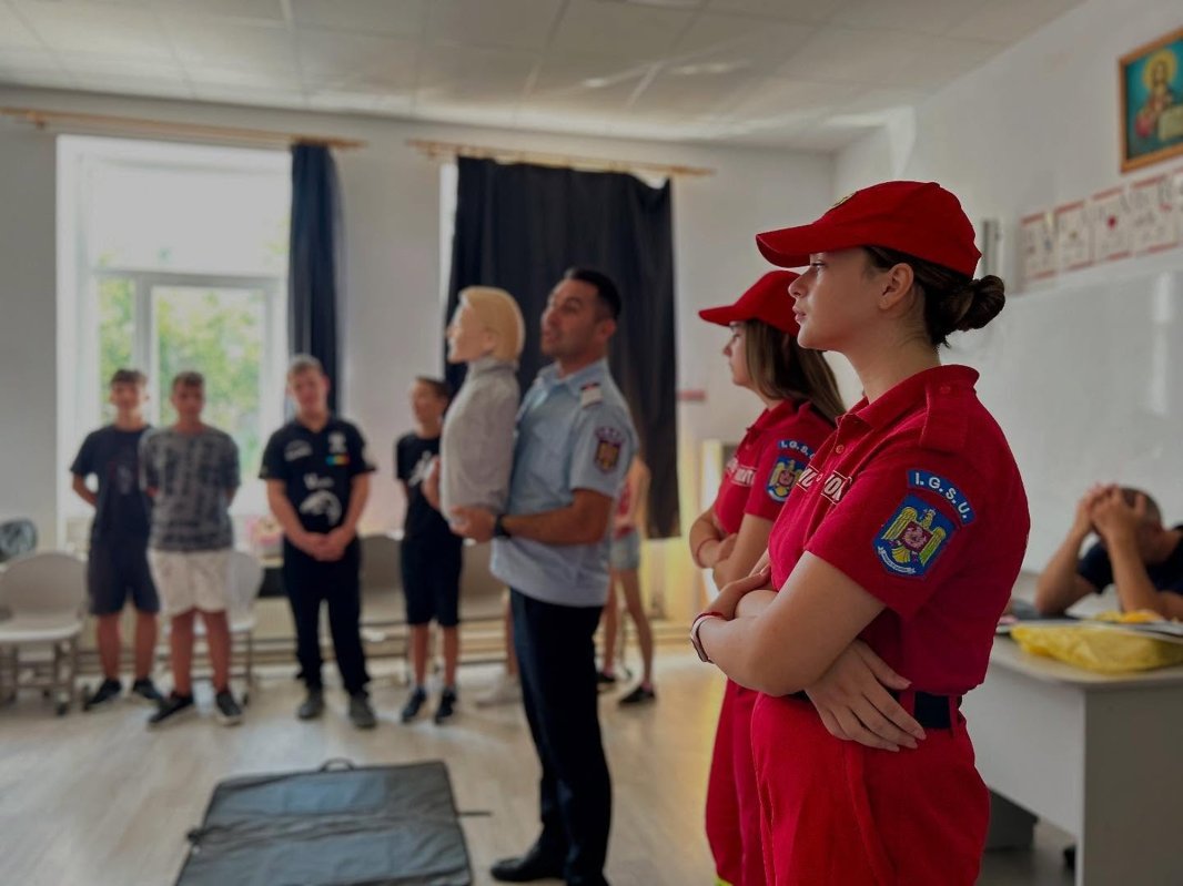 Tabăra din vatra satului „Prietenii Sfintei Cuvioase Parascheva” 339689