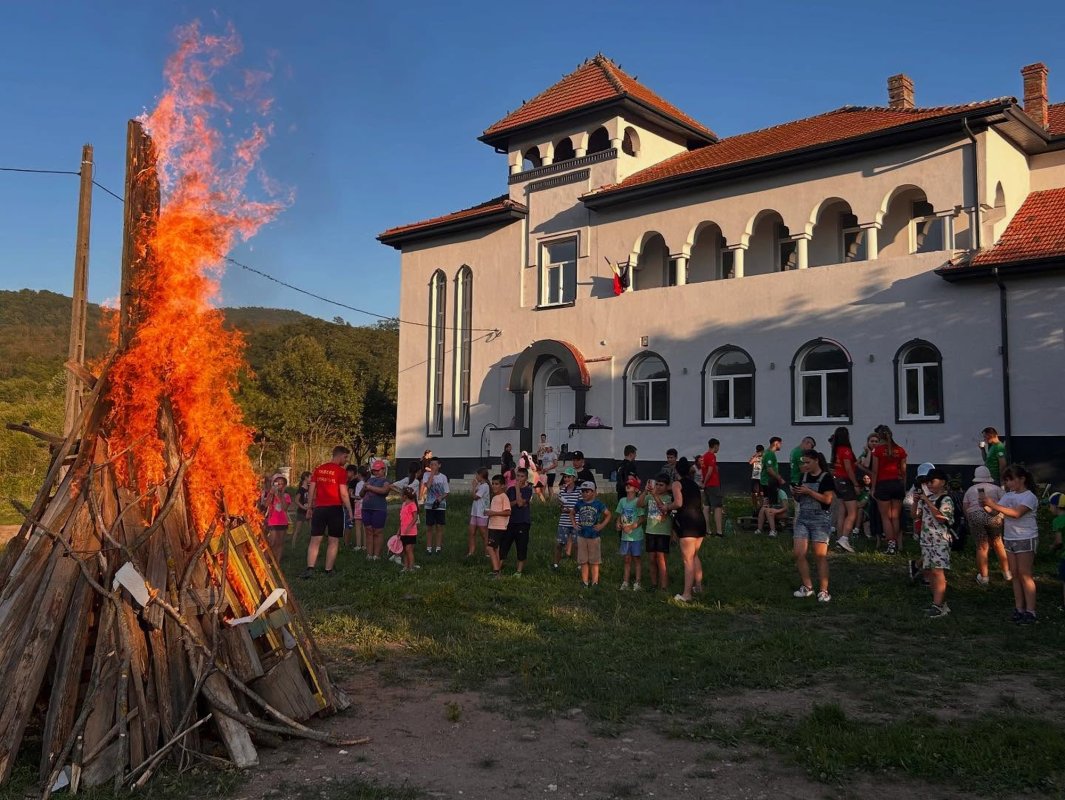 Tabăra din vatra satului „Prietenii Sfintei Cuvioase Parascheva” 339692