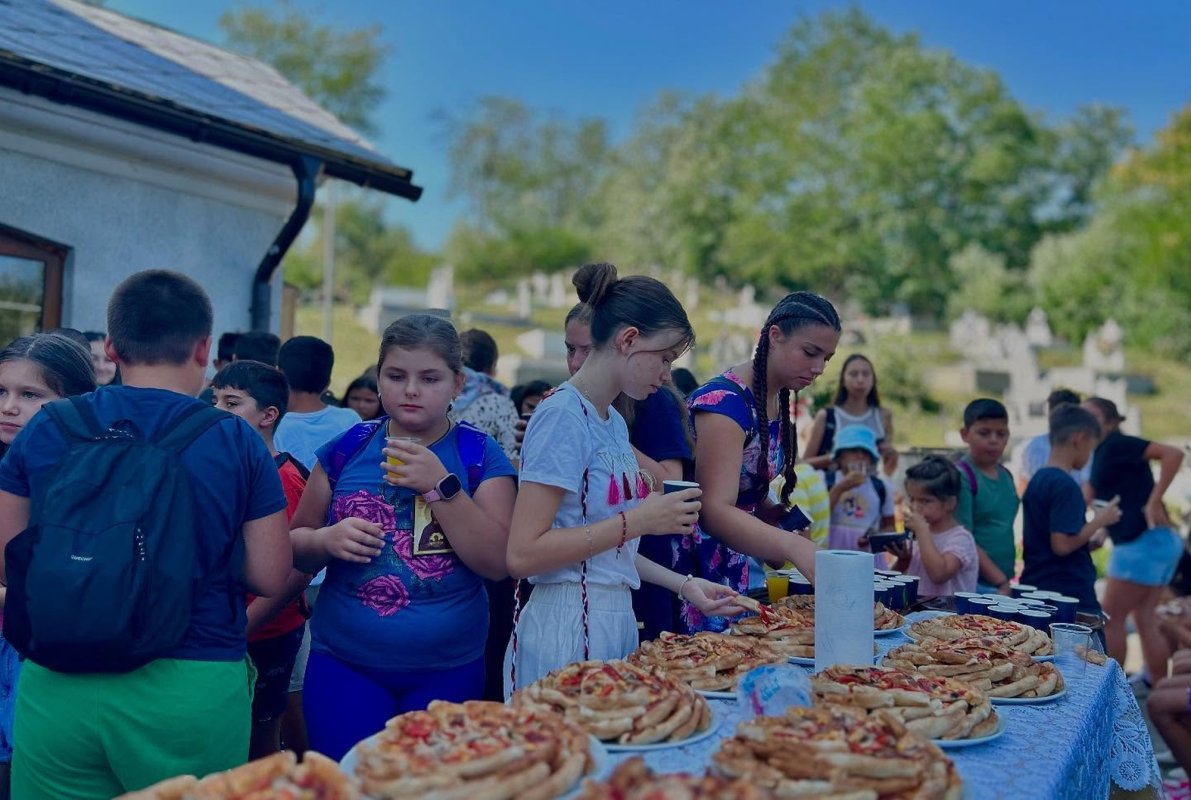 Tabăra din vatra satului „Prietenii Sfintei Cuvioase Parascheva” 339698