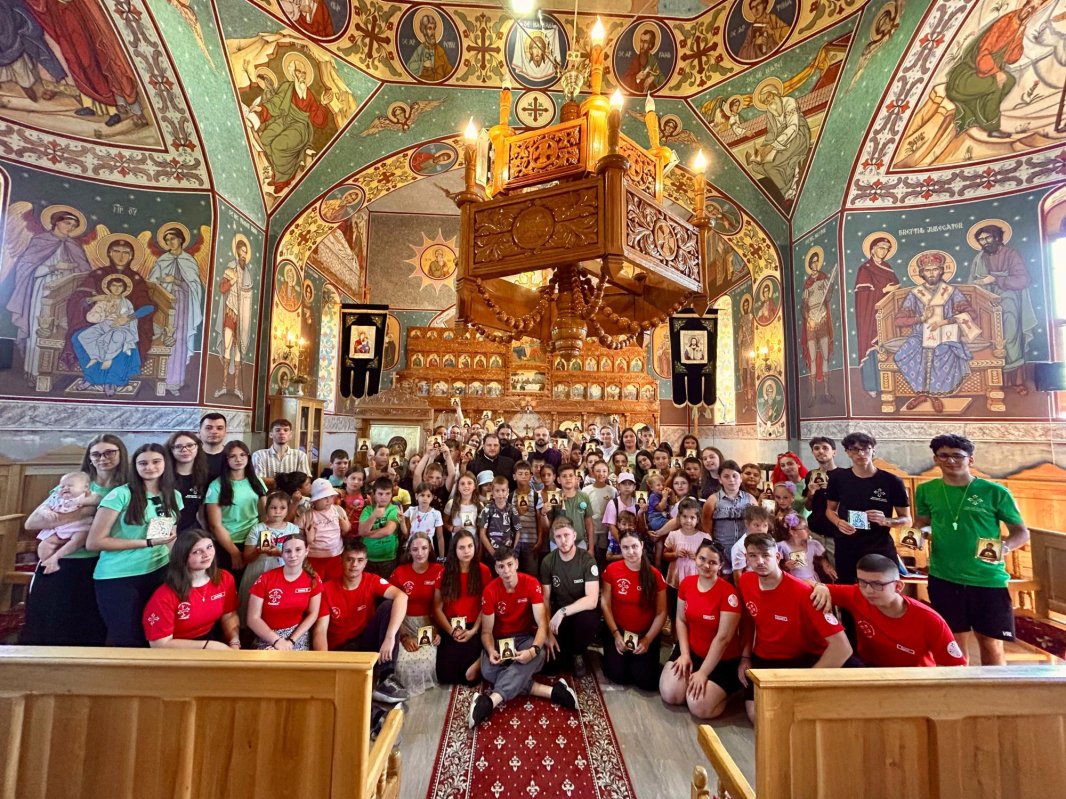 Tabăra din vatra satului „Prietenii Sfintei Cuvioase Parascheva” 339699