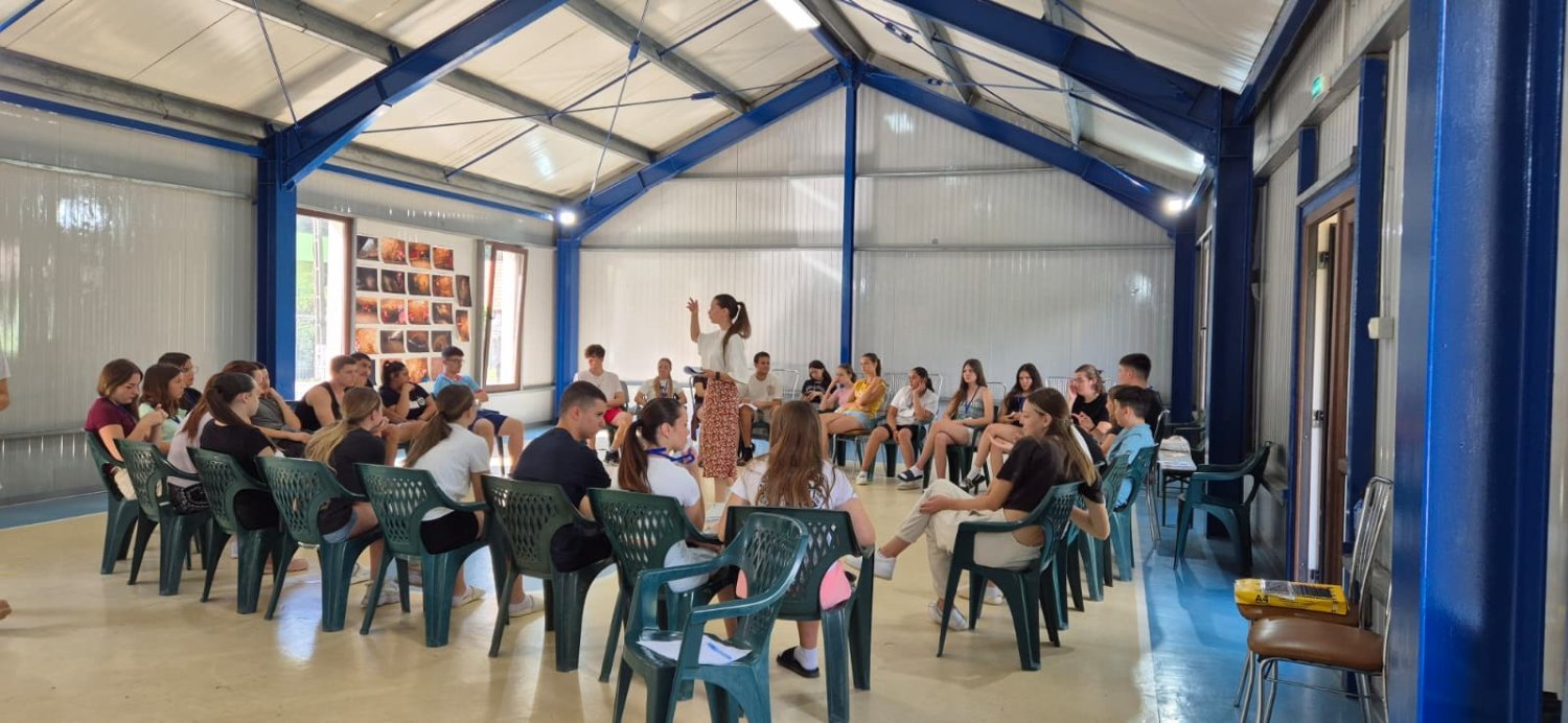 Conferință duhovnicească dedicată tinerilor în „Tabăra bucuriei” de la Moneasa 339908