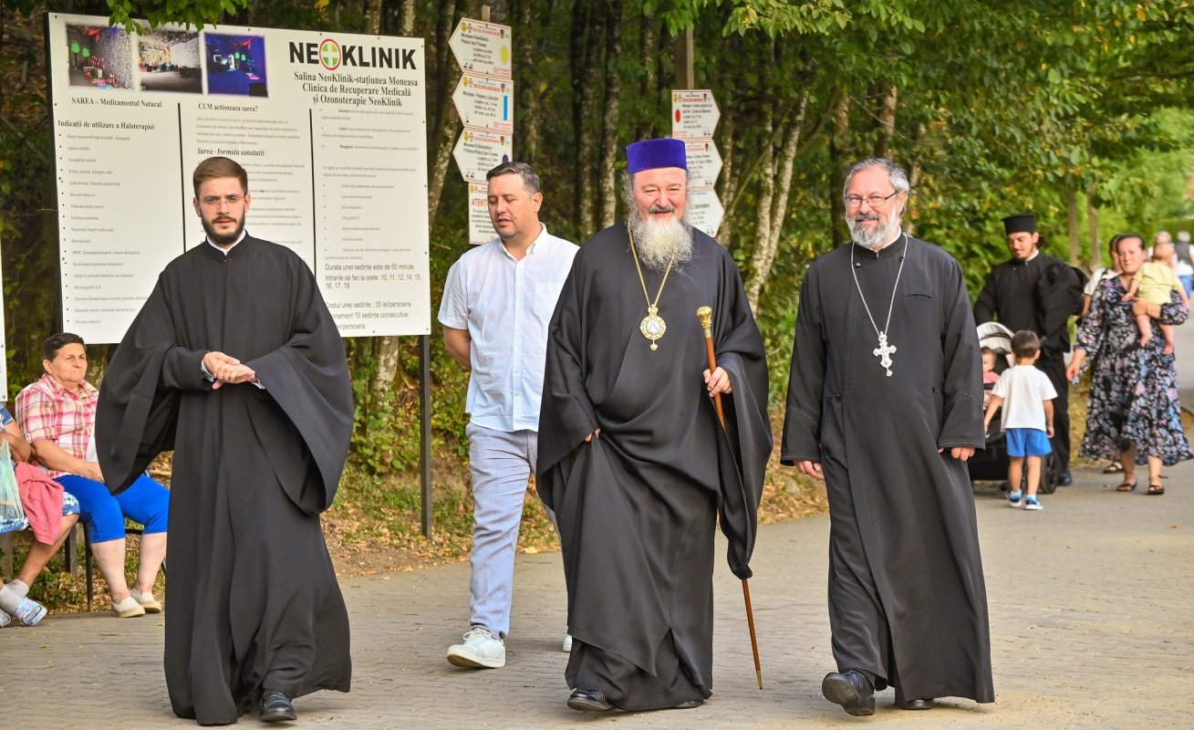 Conferință duhovnicească dedicată tinerilor în „Tabăra bucuriei” de la Moneasa 339911