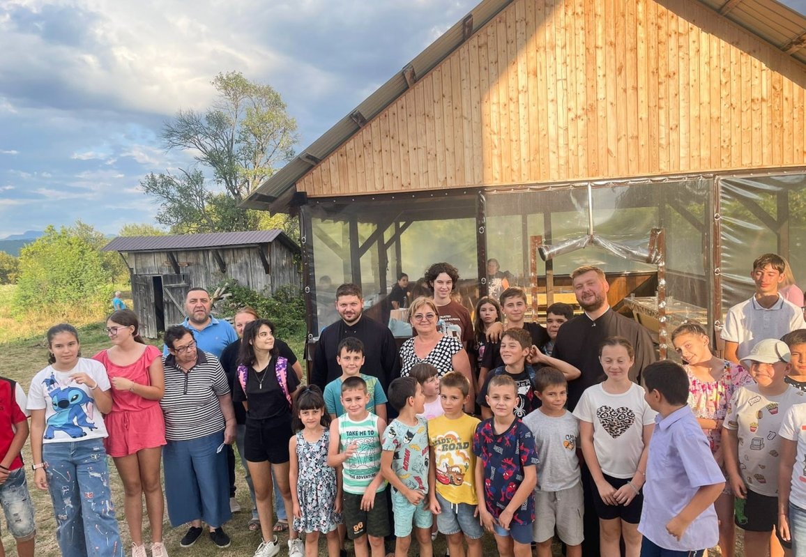 „Școala de vară în tinda Bisericii” la Lunca Moților, Hunedoara 339977