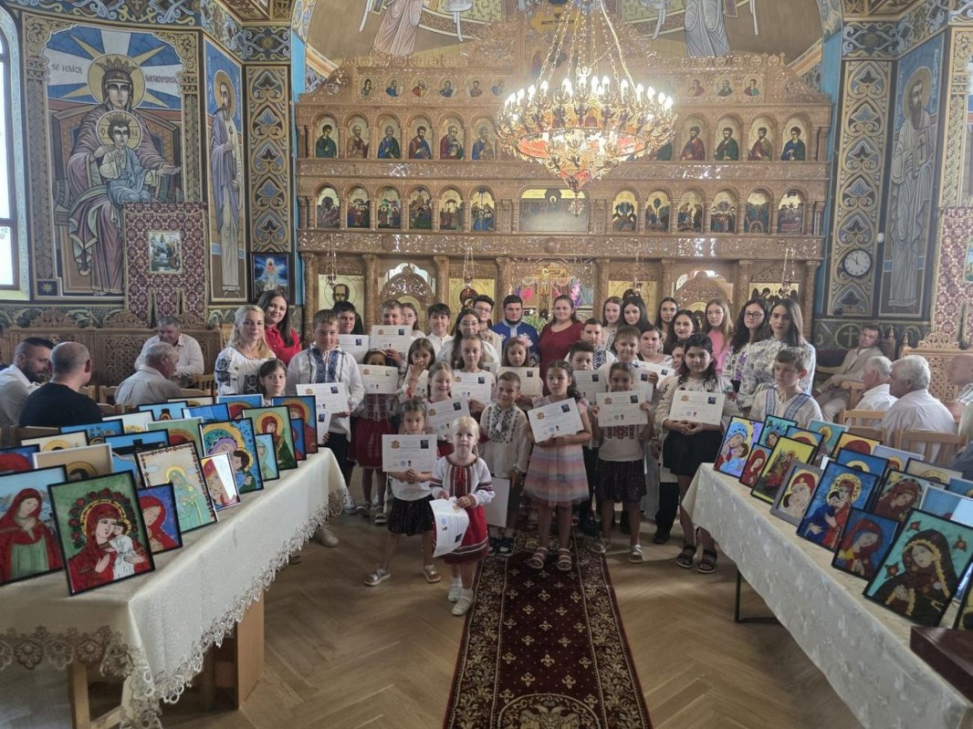 Tabăra de vară „Calea către Dumnezeu” în Parohia Sântu 339984