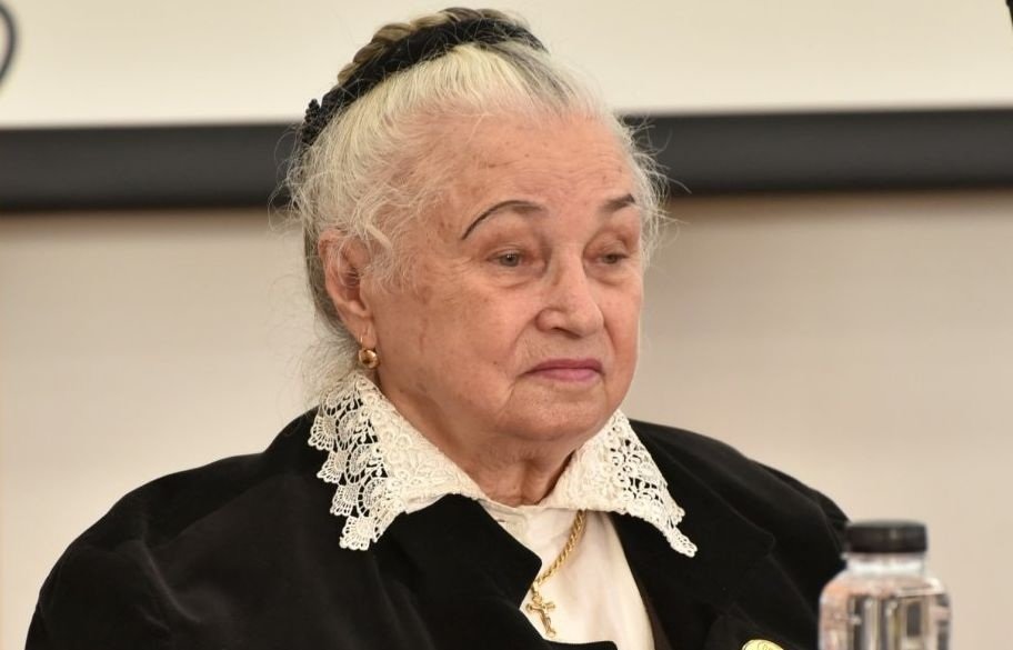 Gânduri la o aniversare, „m‑au înfășat, mi‑au dat veșmânt și peste lut au pus cuvânt” 340017