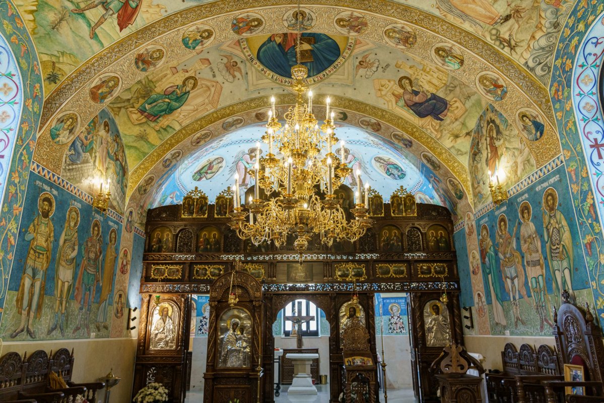 Biserica Parohiei Oneaga a fost resfințită 340039