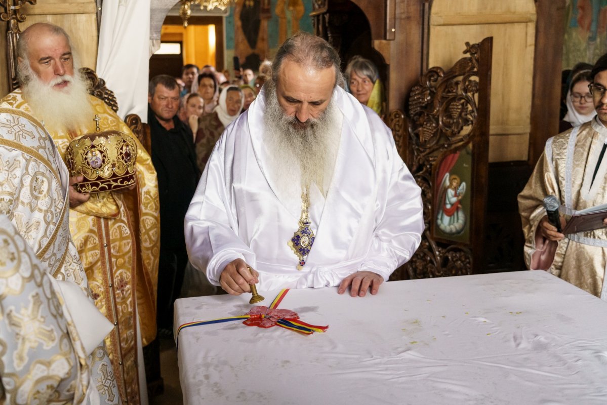 Biserica Parohiei Oneaga a fost resfințită 340040