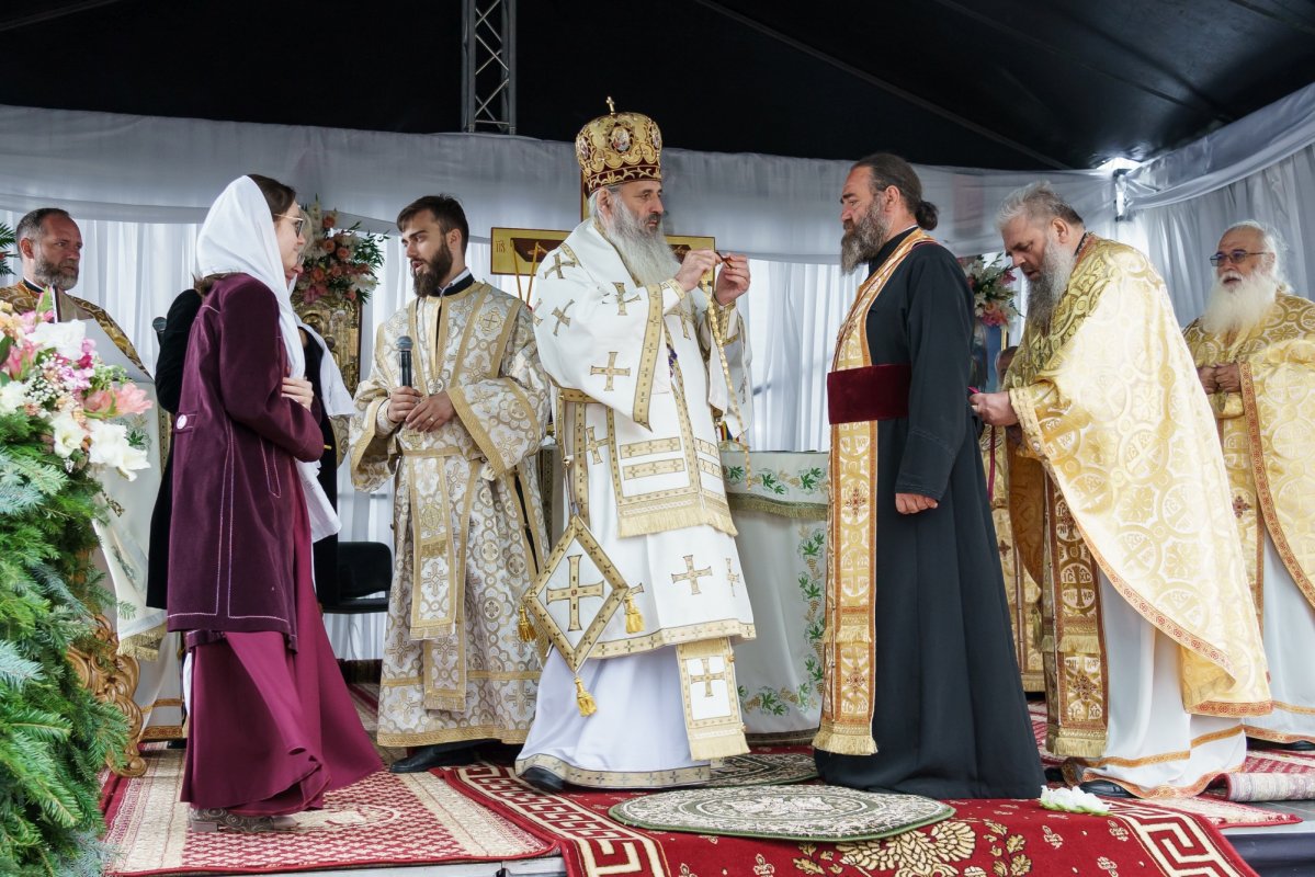 Biserica Parohiei Oneaga a fost resfințită 340043