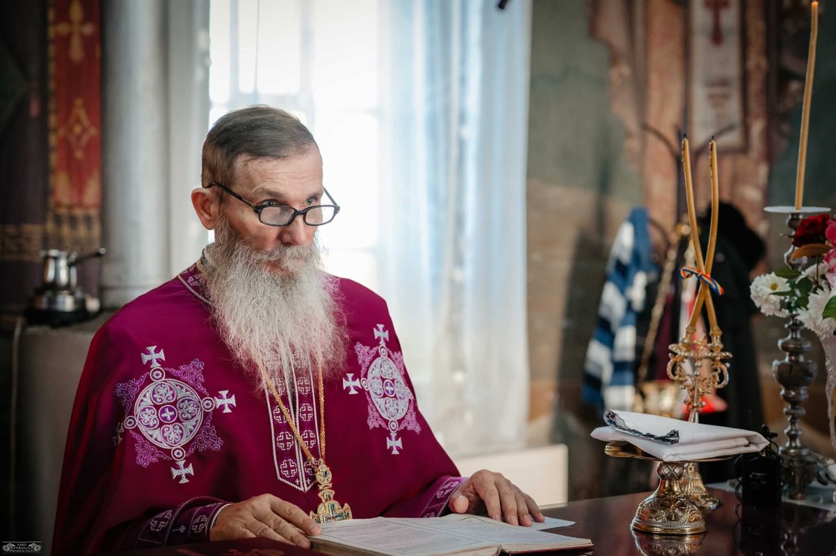 Părintele Dumitru Vâlcu - chipul părintelui duhovnicesc 339128