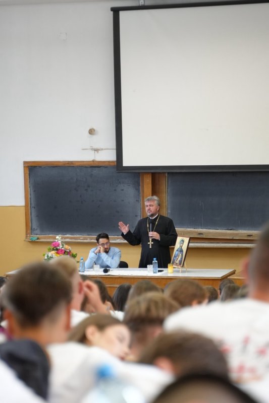 Duhovnicul văzut prin ochii tinerilor 340012