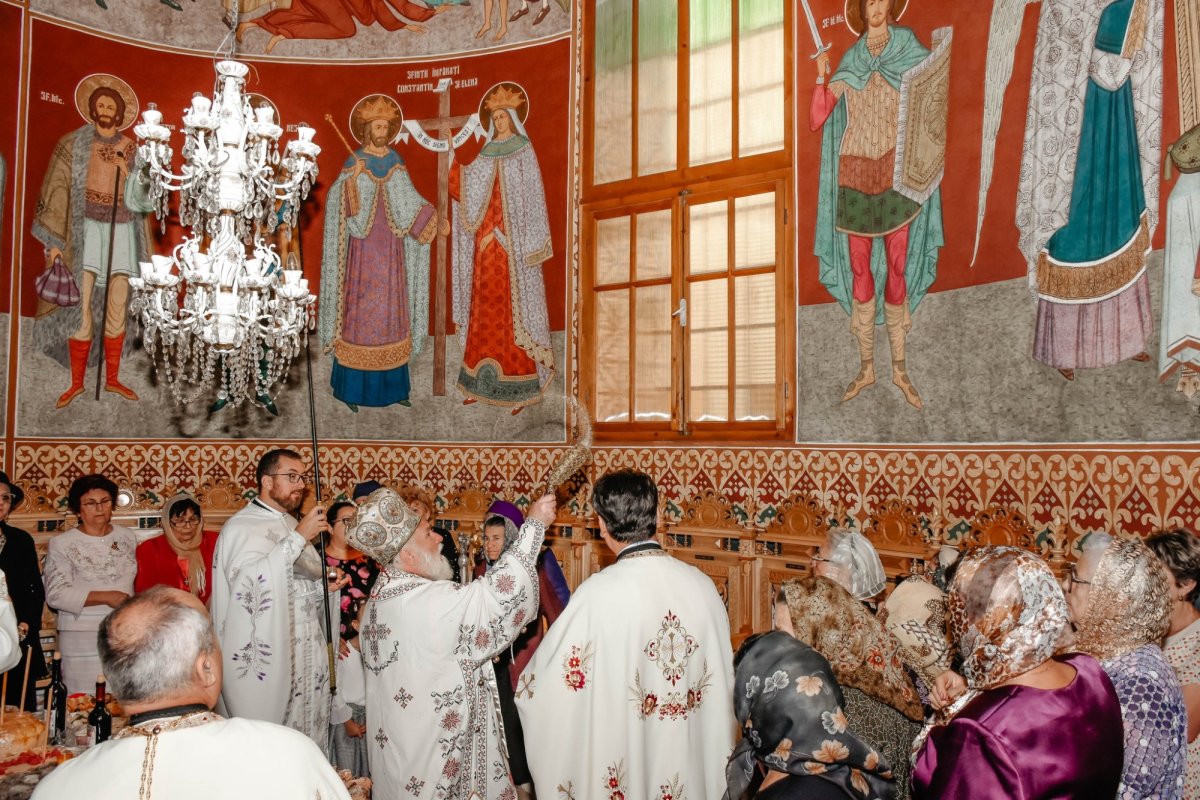 Înnoirea veșmântului pictural al unei parohii dobrogene 340068