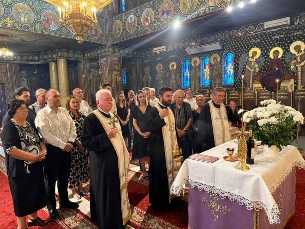 Pomenirea părintelui profesor Dumitru Abrudan, la Oradea 340061