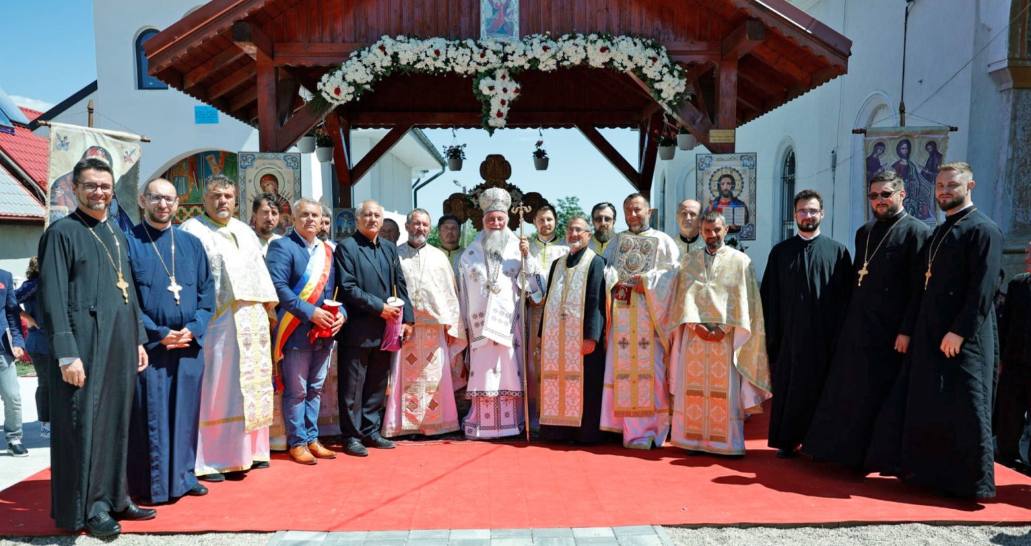 Sfințirea paraclisului unei parohii din județul Dolj 340081