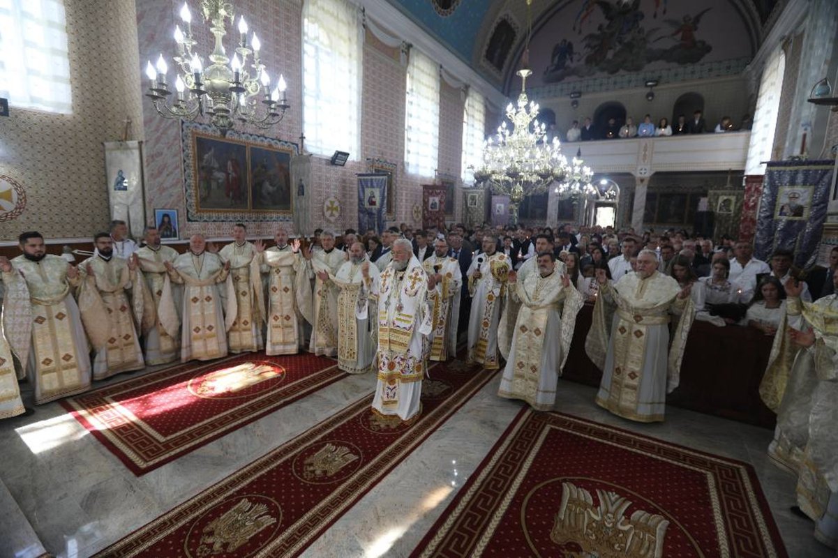 Târnosirea bisericii din Bozânta Mare, Maramureş 340052