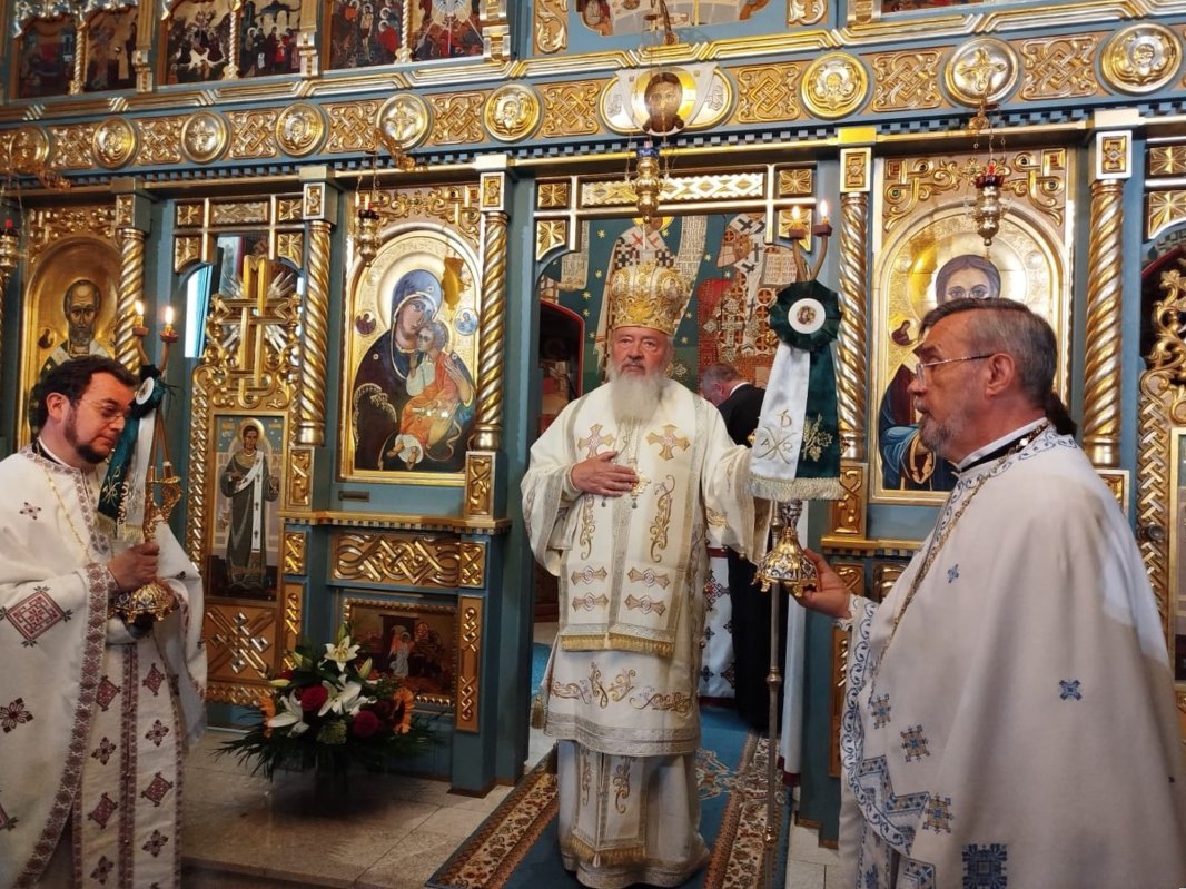 Binecuvântare pentru comunitatea ortodoxă română din Viena, Austria 340131