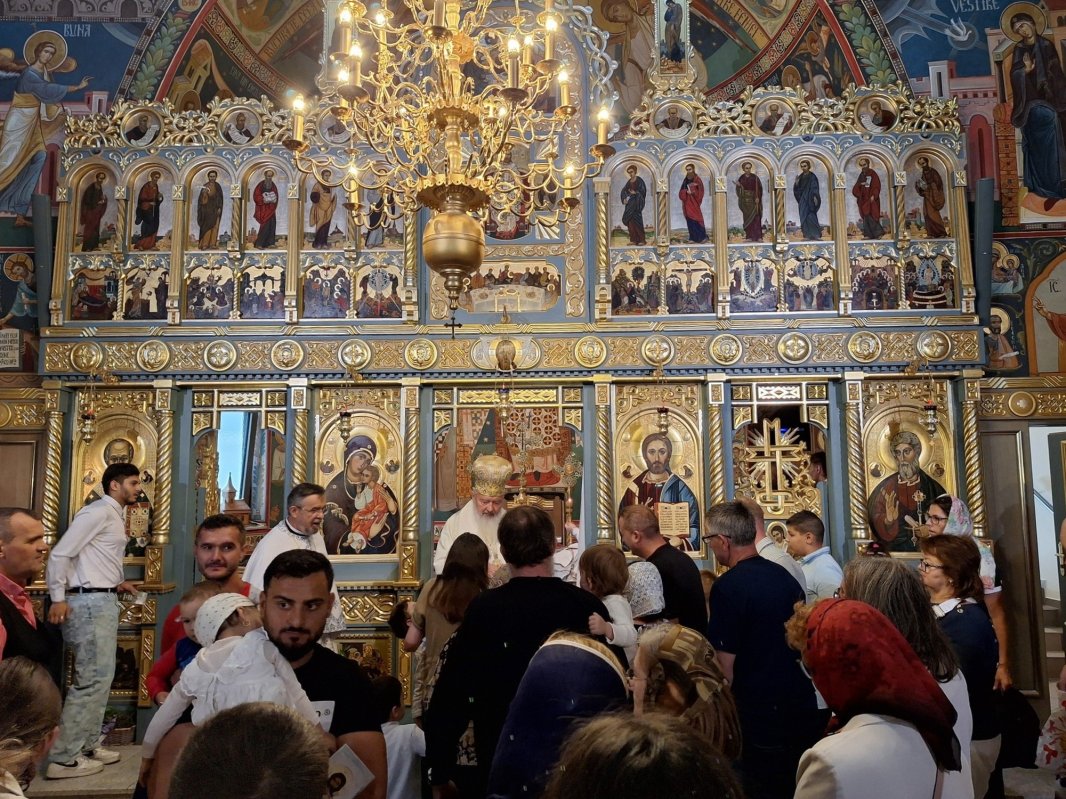 Binecuvântare pentru comunitatea ortodoxă română din Viena, Austria 340132