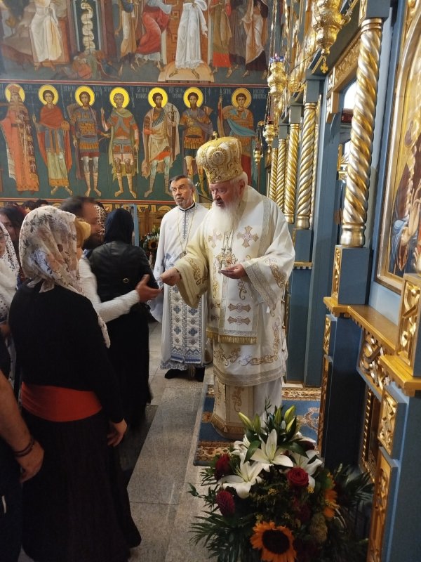 Binecuvântare pentru comunitatea ortodoxă română din Viena, Austria 340135