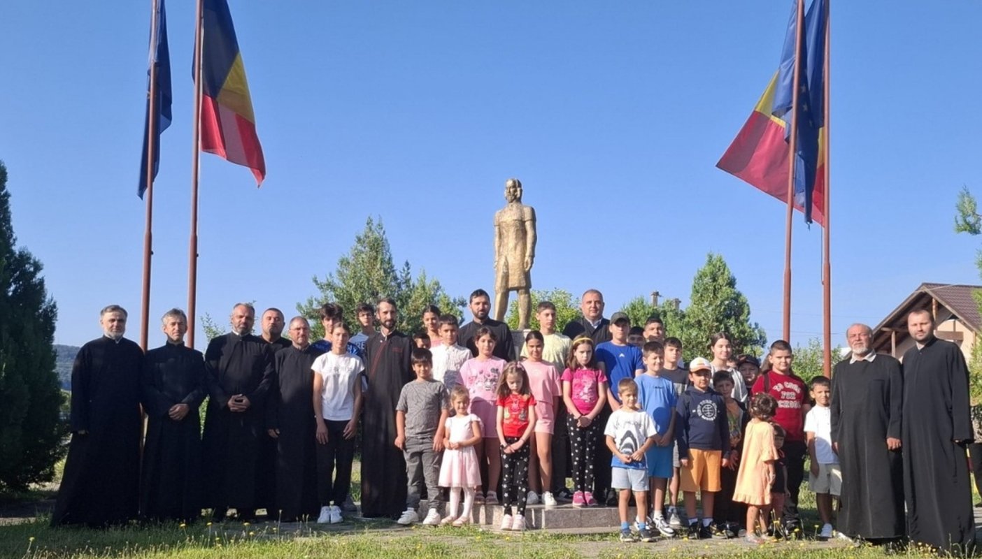 Proiectul „Prietenie pe roţi” în Arhiepiscopia Râmnicului 340174